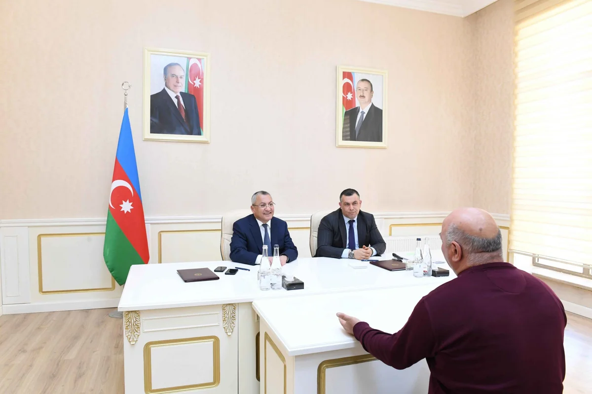 Rövşən Rzayev Gədəbəydə vətəndaşları qəbul edib