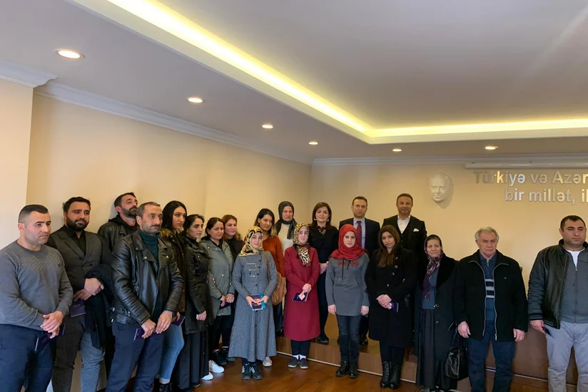 Türkiyədə qanunsuz yaşayan azərbaycanlılara vəsiqələr verildi