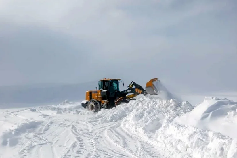 Up to 3,600 km of roads in Kalbajar, Lachin, and Dashkasan cleared from snow cover last month 