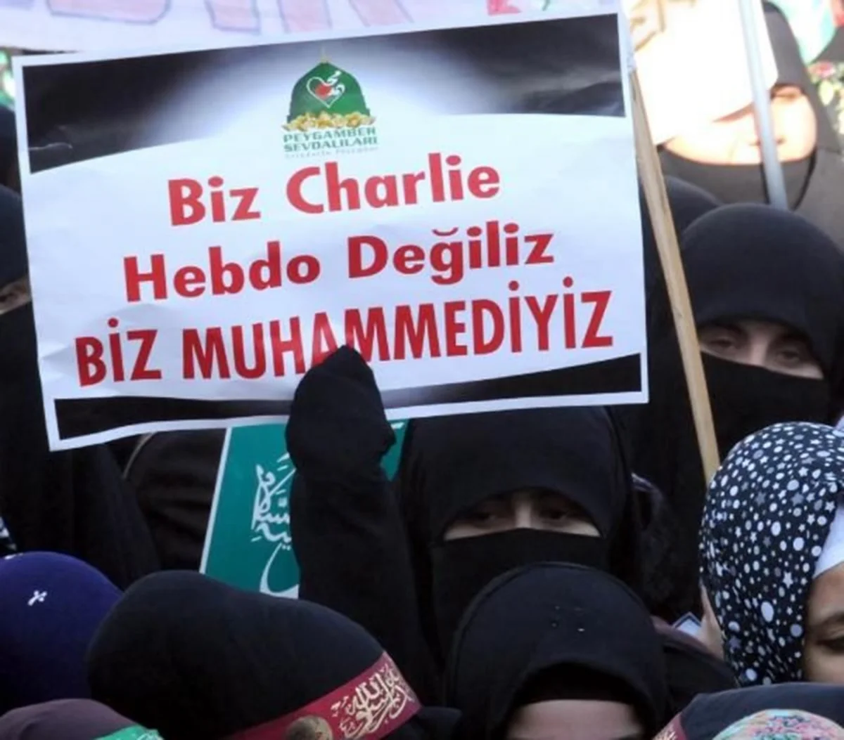 Türkiyədə Charlie Hebdo jurnalına qarşı aksiya keçirilib