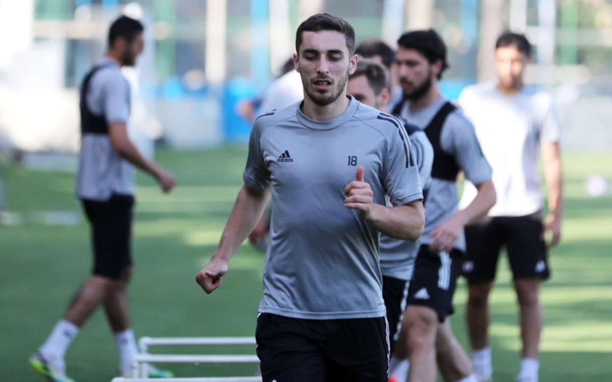 Millinin futbolçusu: Özüm burada olsam da, ürəyim Qarabağladır