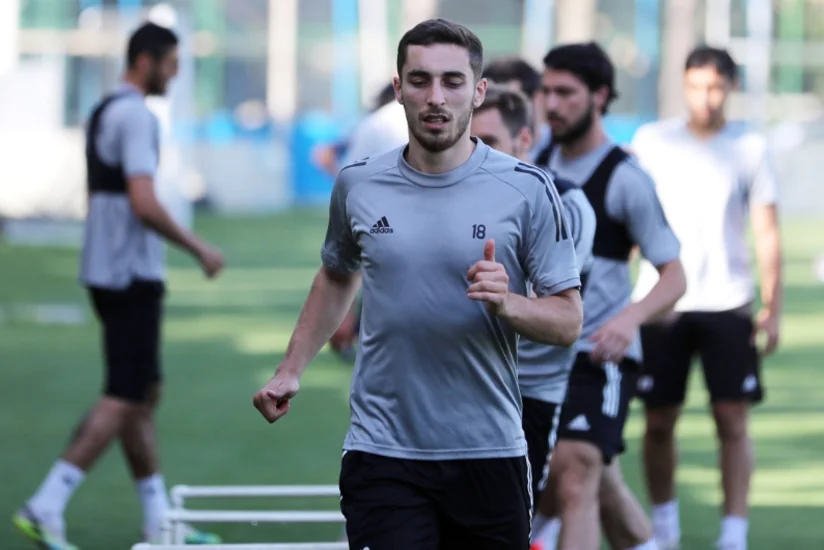 Millinin futbolçusu: Özüm burada olsam da, ürəyim Qarabağladır
