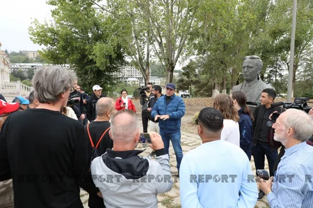 Путешественники ознакомились с ведущимися в Шуше восстановительными работами