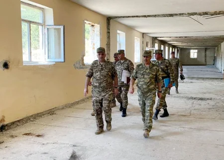 Руководство Минобороны посетило строящиеся воинские части на освобожденных территориях
