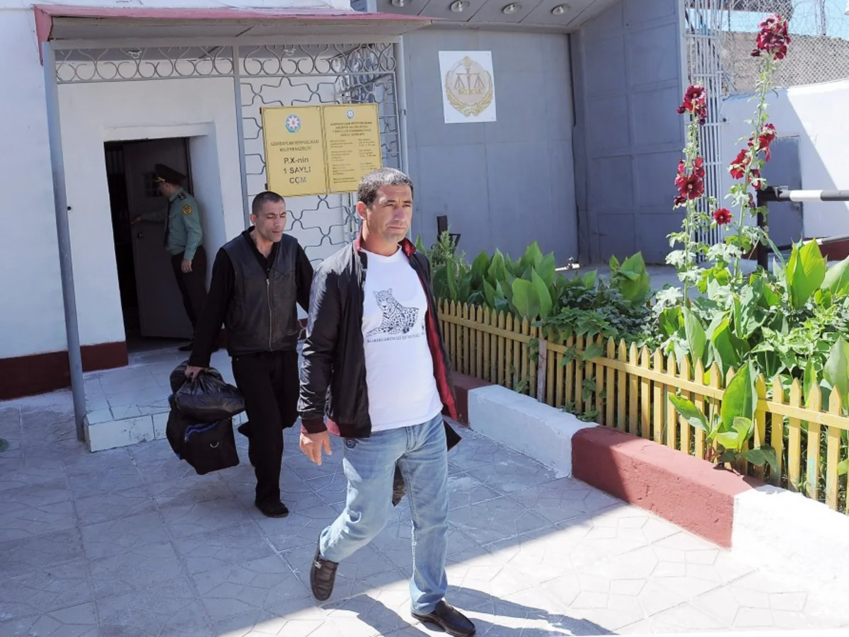 Amnistiya aktının şamil olunduğu 350 məhkum azadlığa buraxılıb