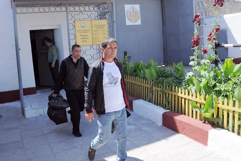 Amnistiya aktının şamil olunduğu 350 məhkum azadlığa buraxılıb