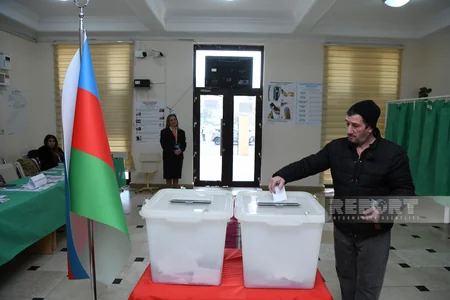 Bakıda prezident seçkiləri: aktivlik günün ikinci yarısında da davam edir - FOTOREPORTAJ