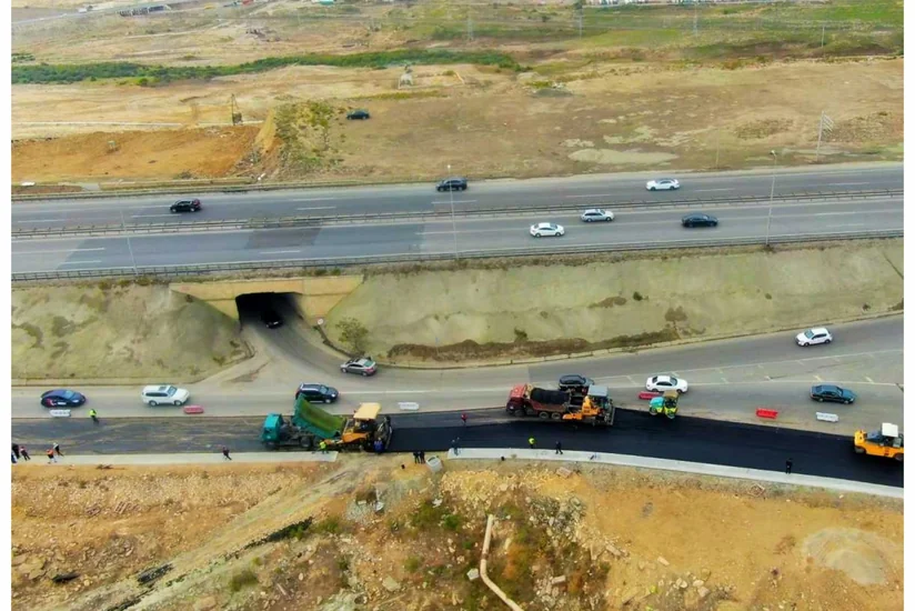 Bakıda Nazim Hikmət küçəsindən dairəvi yola çıxışda genişləndirmə işləri yekunlaşır