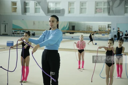 Bölgə gimnastlarının Milli Gimnastika Arenasında məşqləri davam edir