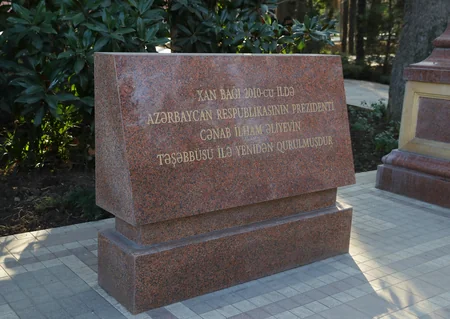 Mehriban Əliyeva “Xan bağı” mədəniyyət və istirahət parkında gəncəlilərlə görüşüb