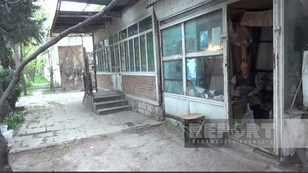 88 yaşlı pinəçi: Müştərilərin və işə qiymət verənlərin sayı azalıb - REPORTAJ