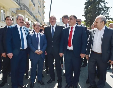 President Ilham Aliyev attends opening of garden outside Tazapir mosque and Central Park built along Fuzuli street
