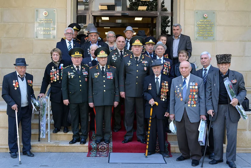Müdafiə naziri Böyük Vətən müharibəsi veteranlarının mükafatlandırılması haqqında əmr imzalayıb