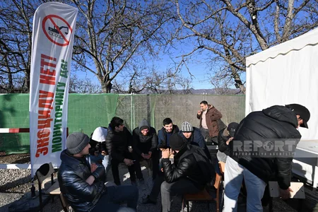 Protest continues on Khankandi-Lachin road, 'Karabakh Shikastasi' played - VIDEO