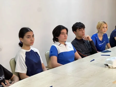 AMADA Azərbaycan qılıncoynatma millisinin üzvləri üçün maarifləndirmə seminarı keçirib