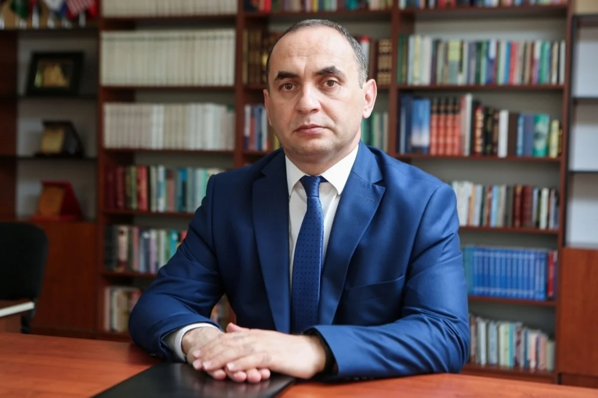 Rektor işdən çıxarıldı