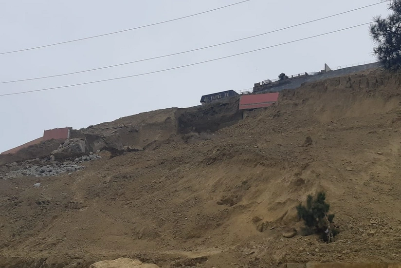 МЧС: В Бадамдаре произошел оползень