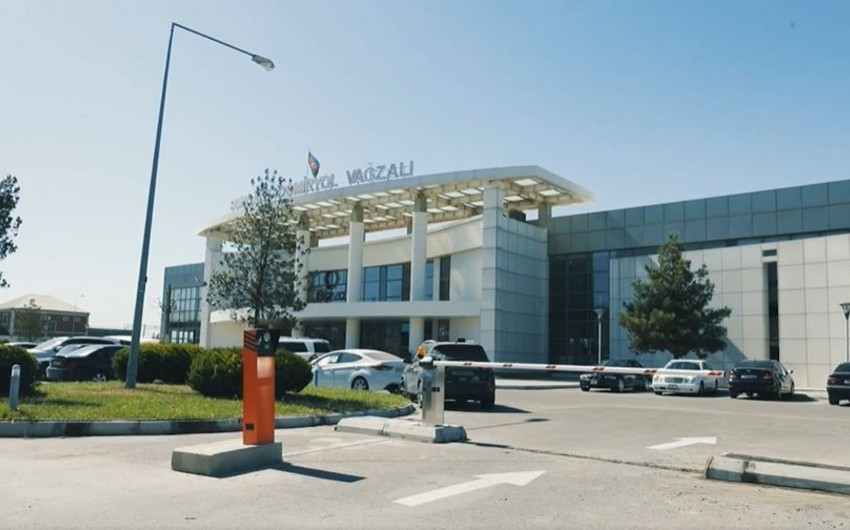 Sumqayıt dəmiryol vağzalında avtomobillərin parklanması ödənişli olub