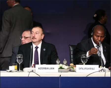 Prezident İlham Əliyev İstanbulda Dünya Humanitar Sammitində iştirak edir - FOTO