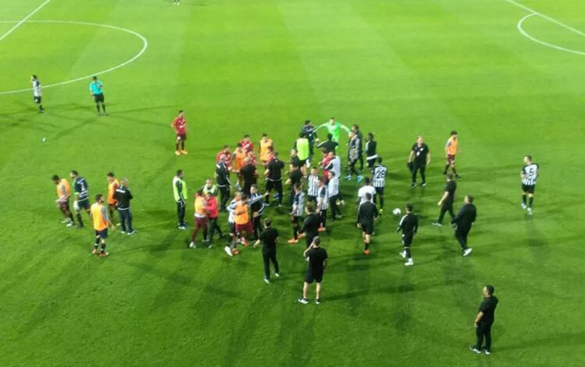 Инцидент после матча Нефтчи и Карабаха