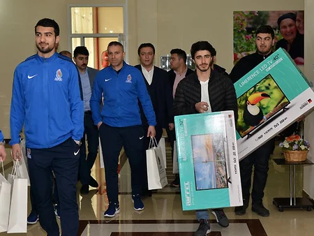 Azərbaycan millisinin üzvləri müharibə əlilləri pansionatında olublar