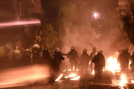 В ходе протестов в Афинах задержаны 23 человека