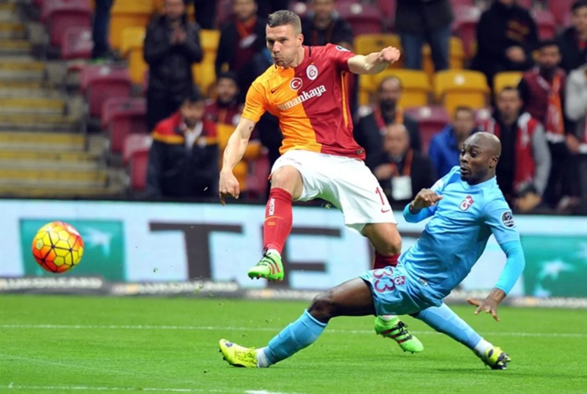 Türkiyə Super Liqasında Qalatasaray Trabzonsporu qəbul edəcək
