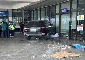 В Маниле автомобиль врезался в здание аэропорта, есть погибшие