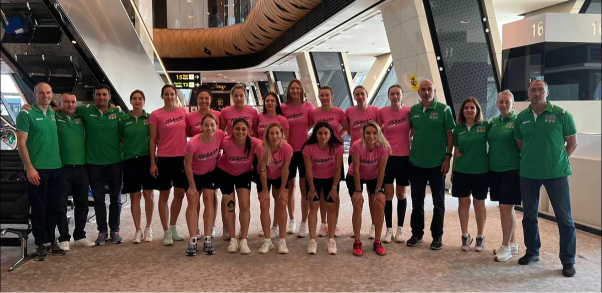 Qadın voleybol millisi AVRO-2023-ün seçmə oyunu üçün Gürcüstana yola düşüb