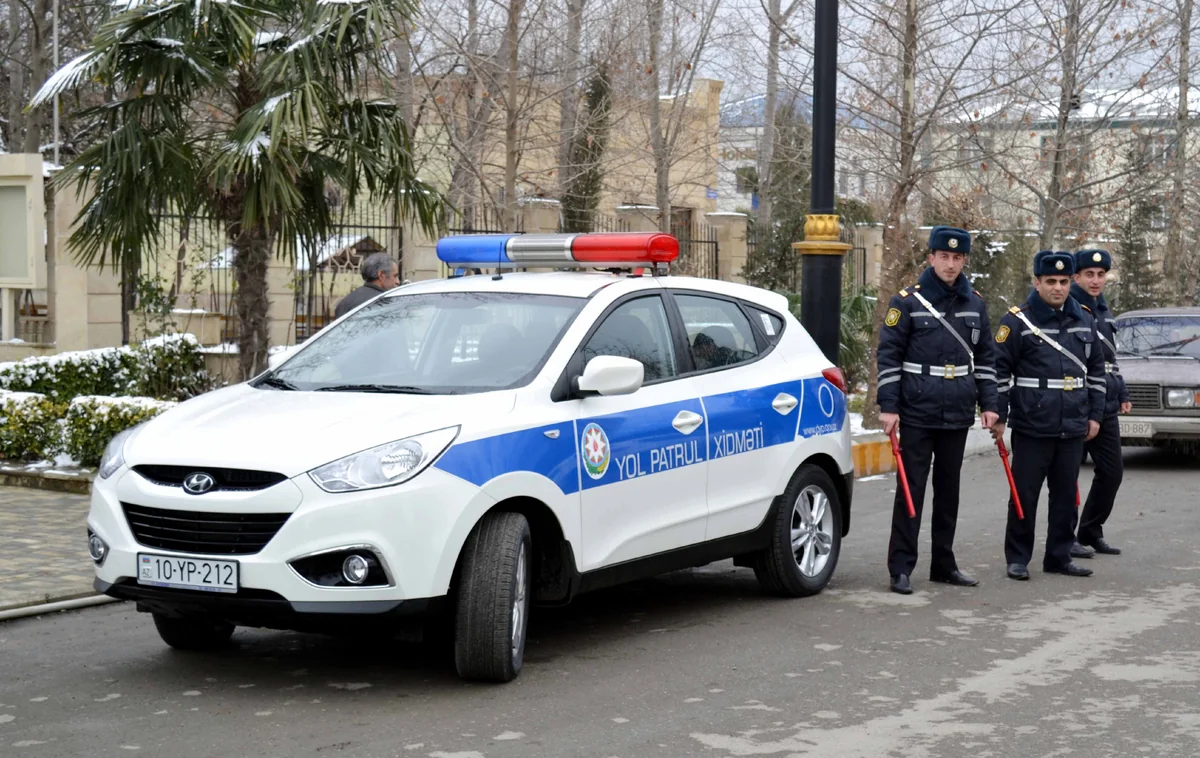 Yol polisi yağmurlu hava şəraiti ilə bağlı sürücülərə müraciət edib