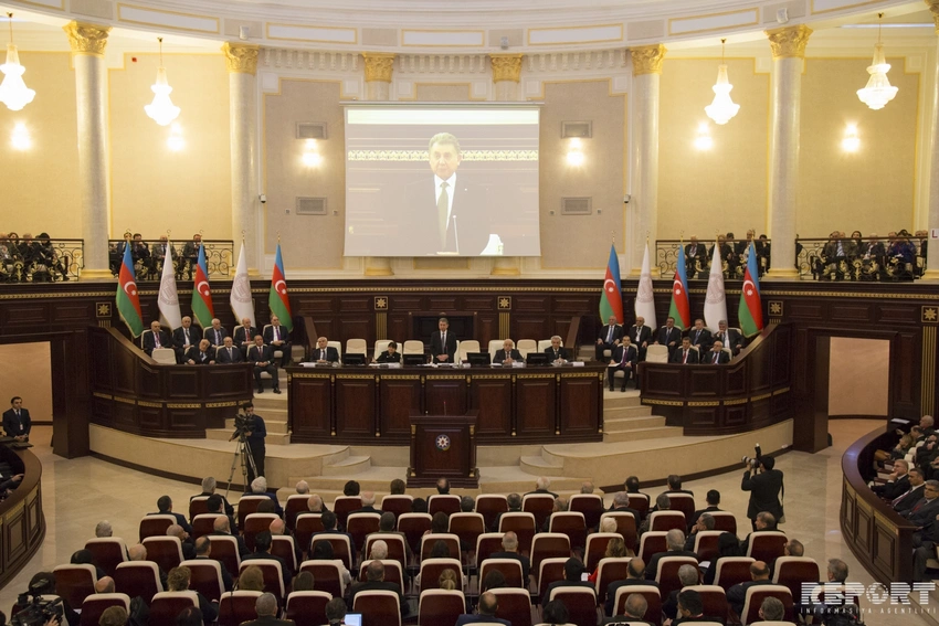 Azərbaycan Alimlərinin I Qurultayı başlayıb