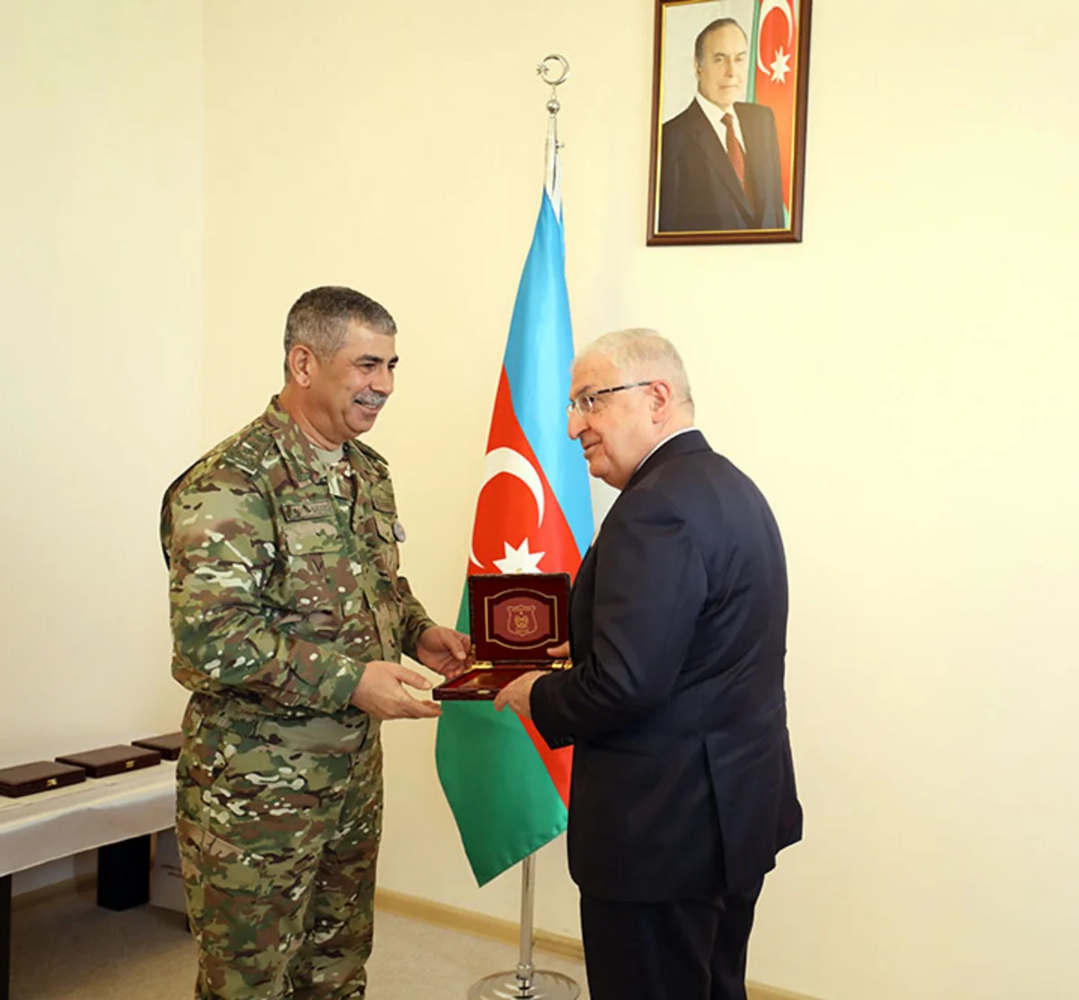 Azərbaycan Türkiyə, Tacikistan, Qazaxıstan və Özbəkistan müdafiə nazirlərini təltif edib
