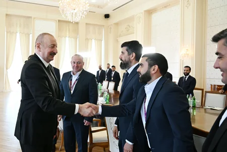 Президент Ильхам Алиев принял членов сборной Азербайджана по мини-футболу