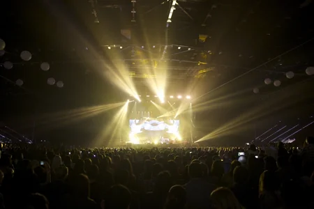 İtalyan müğənni Eros Ramazzotti Bakıda ilk dəfə konsert verib