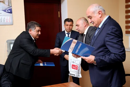 “Azəriqaz”da Ümumdünya Əməyin Mühafizəsi Günü münasibəti ilə yığıncaq keçirilib