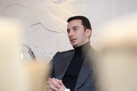 Ceyhun Əli: Tamaşaçını ekran qarşısında saxlamaq üçün şou göstərmək vacib deyil - MÜSAHİBƏ