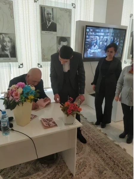 “Darıxan nəğmələr” kitabı Sumqayıtda təqdim olundu
