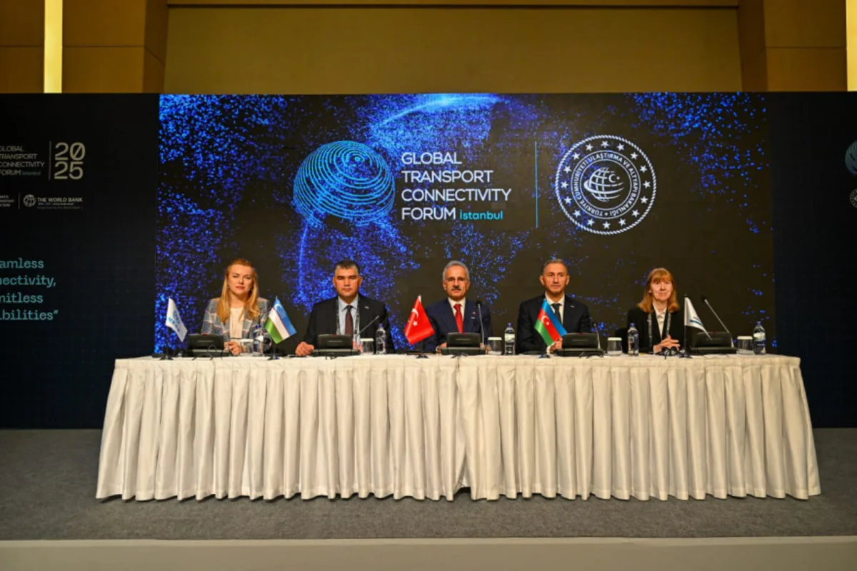 Rəşad Nəbiyev “Global Transport Connectivity Forum”da çıxış edib