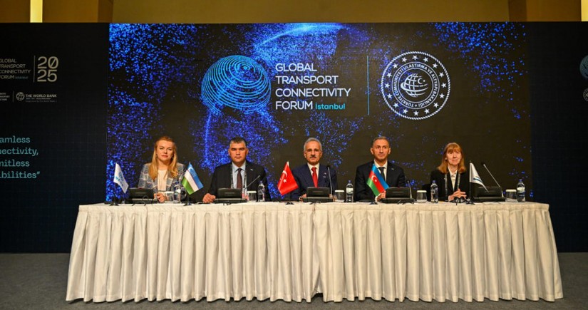 Министр Рашад Набиев выступил на ”Global Transport Connectivity Forum