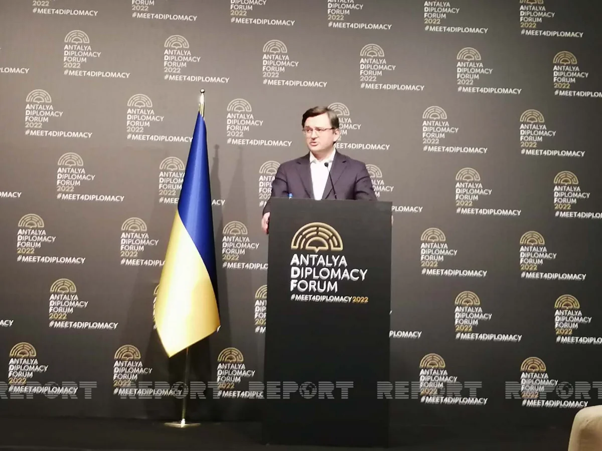 Кулеба: Украина сильна и продолжает бороться