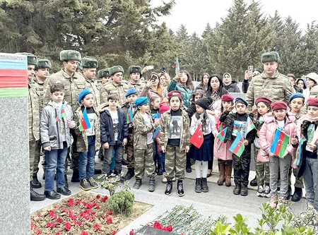 Milli Qəhrəman Mübariz İbrahimovun məzarı ziyarət edilib