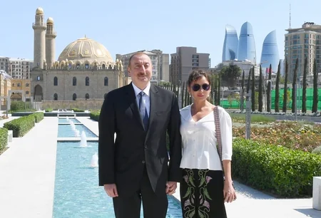 President Ilham Aliyev attends opening of garden outside Tazapir mosque and Central Park built along Fuzuli street