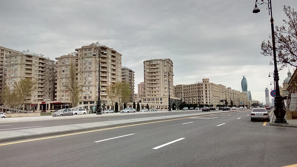 Heydər Əliyev prospektində avtomobil qəzası baş verib, tıxac yaranıb