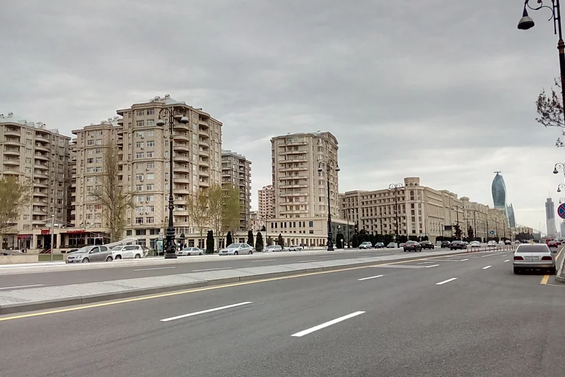 Heydər Əliyev prospektində avtomobil qəzası baş verib, tıxac yaranıb