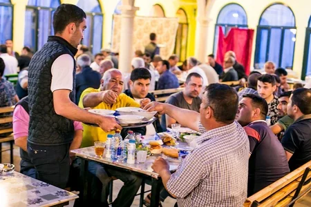 Nikoil Bank iftar süfrəsi təşkil edib