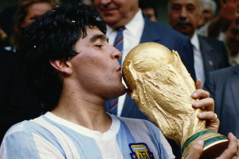 Polislər Maradonanın psixiatrının evində axtarış aparır