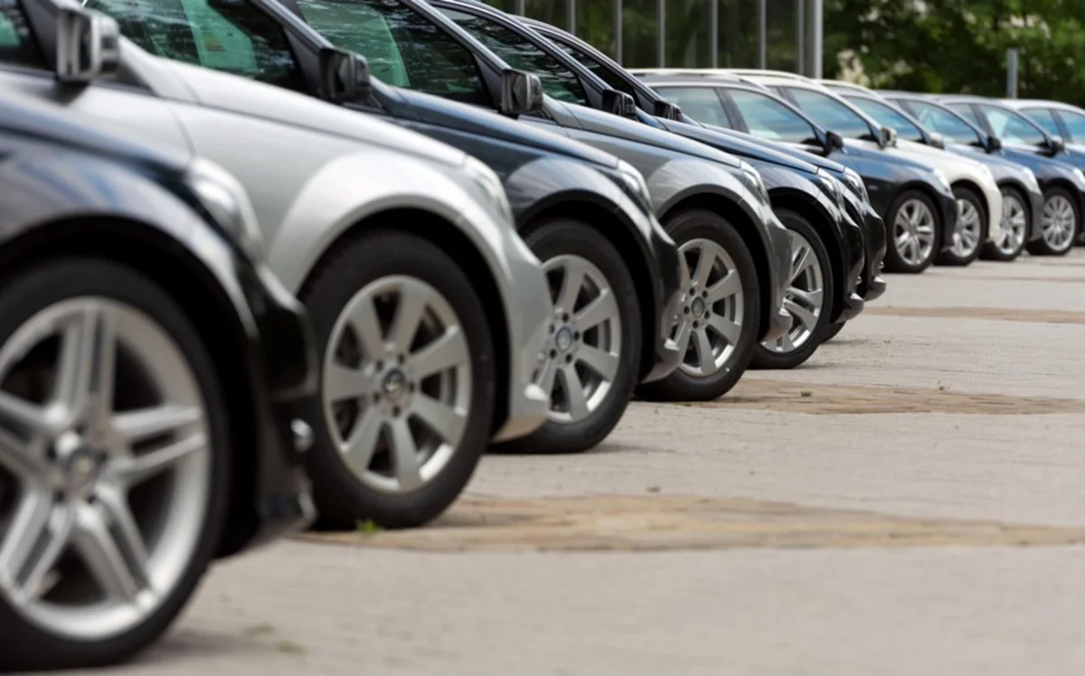 Azerbaijan reduces car imports from Georgia by 45%