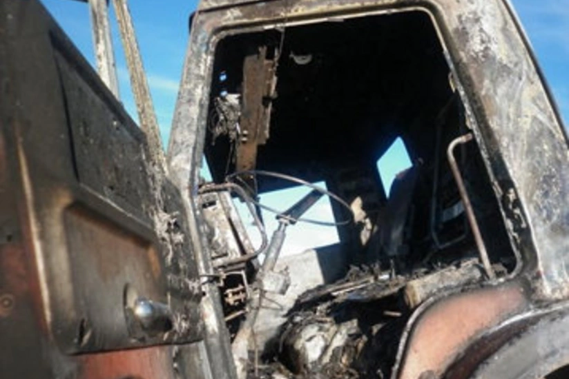 Biləsuvarda yük maşını yanıb