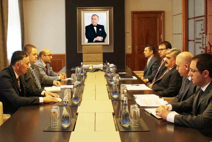 Azərbaycanın maliyyə naziri ADB-nin icraçı direktoru ilə görüşüb