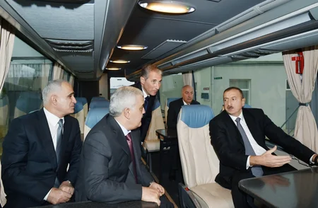 ​İlham Əliyev Sumqayıtda iki zavodun açılışında iştirak edib